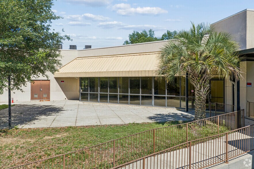 More Photos Of 3806 N Main St, Columbia Schools For Sale