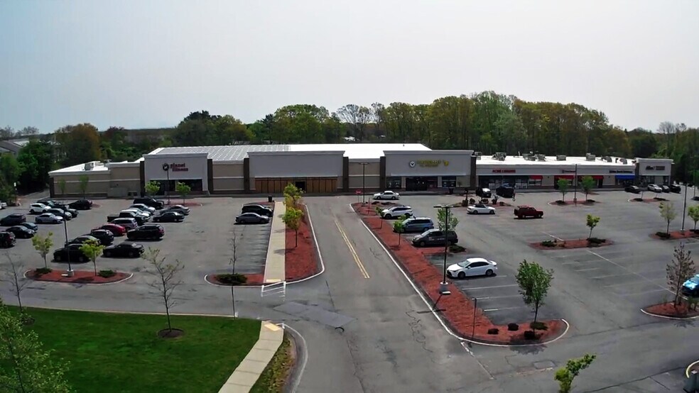 More Photos Of 718 Dartmouth St, Dartmouth Unknown For Lease