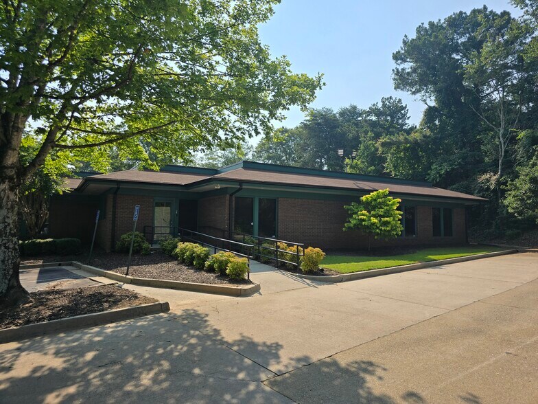 More Photos Of 6685 Merchants Way, Morrow Medical For Sale