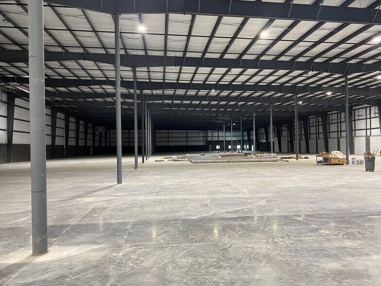 More Photos Of 910 Post Rd, Indianapolis Distribution For Sale