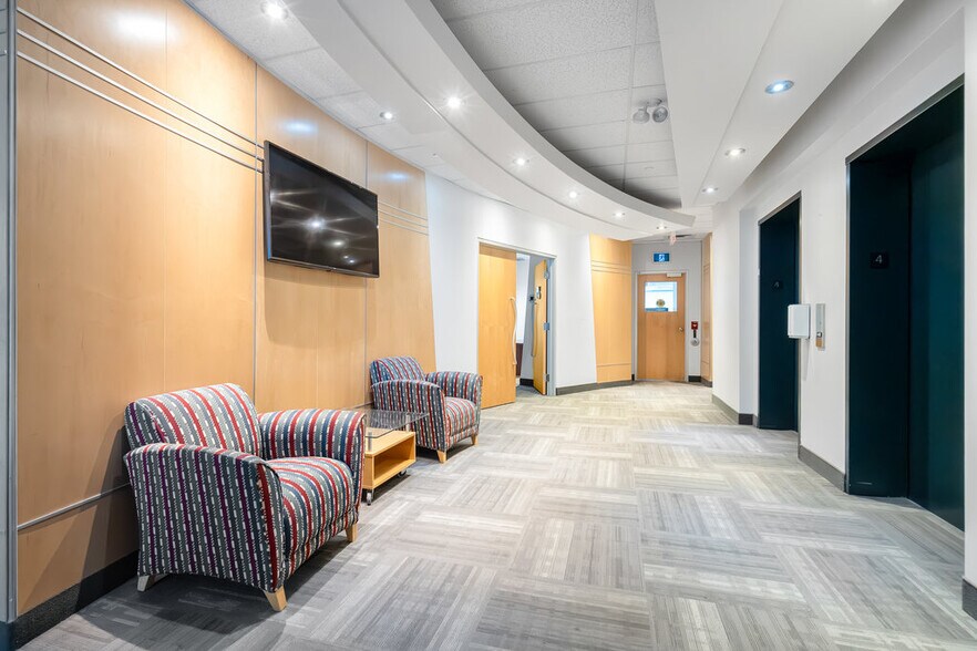 More Photos Of 1 Chrysalis Way, Ottawa Office For Lease