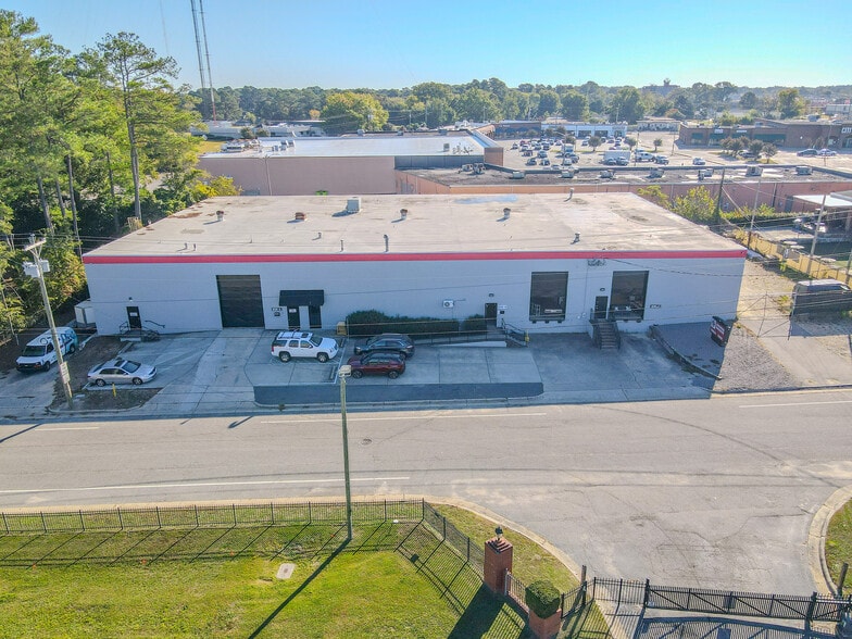Primary Photo Of 826 Shannon Dr, Fayetteville Warehouse For Lease