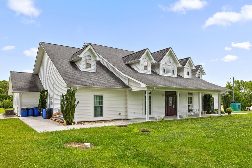 More Photos Of 419 Pin Hook Rd, Spring City Assisted Living For Sale