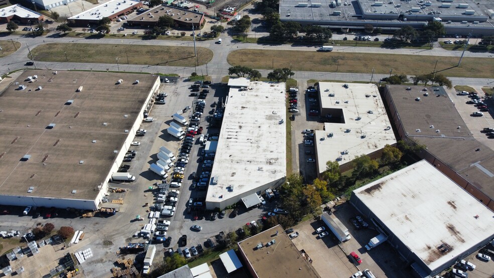 More Photos Of 1365 Regal Row, Dallas Distribution For Sale