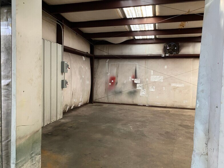 More Photos Of 4090 Shelby Dr, Memphis Warehouse For Sale