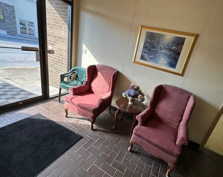 More Photos Of 230 Island St, Kingsport Flex For Sale
