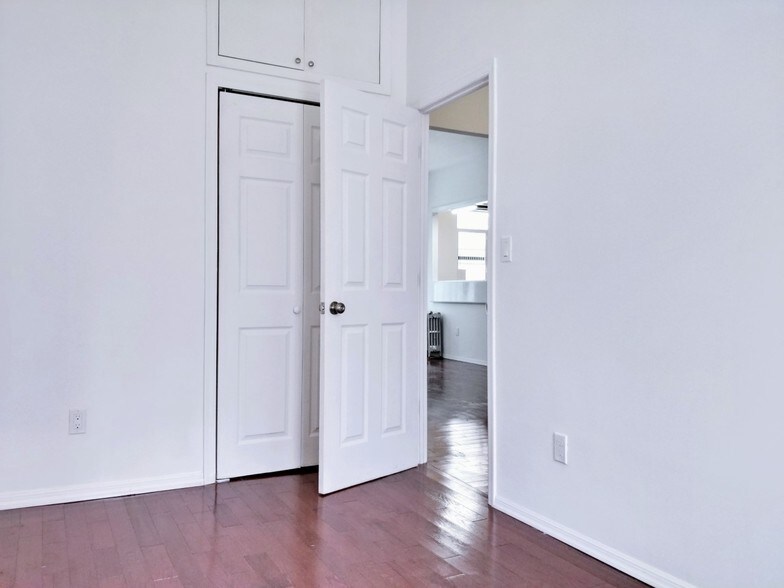 More Photos Of 240 E 9th St, New York Apartments For Sale