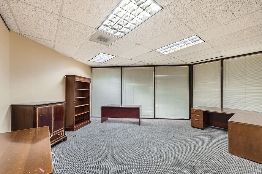 More Photos Of 14423 Cornerstone Village Dr, Houston Medical For Sale