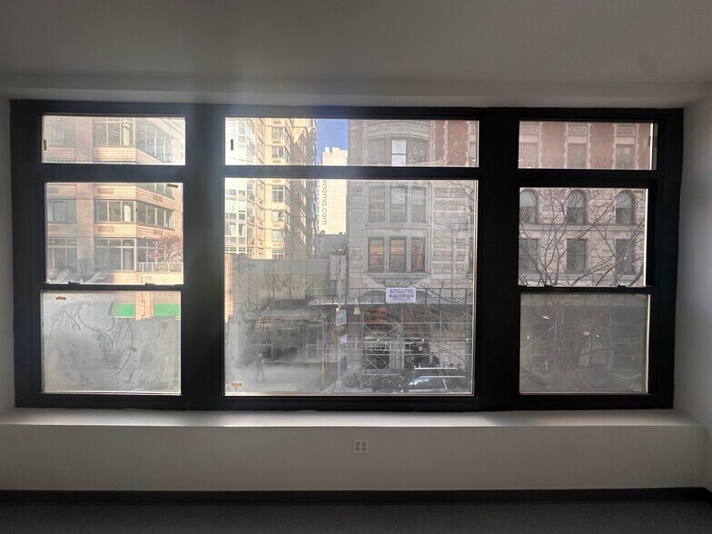 More Photos Of 50 W 27th St, New York Storefront Retail Office For Lease