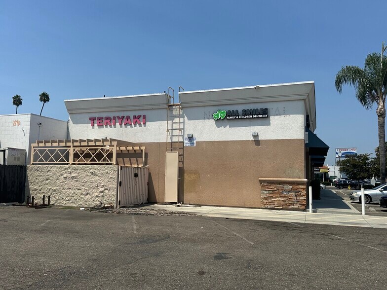 More Photos Of 101-111 S Brookhurst St, Anaheim General Retail For Sale