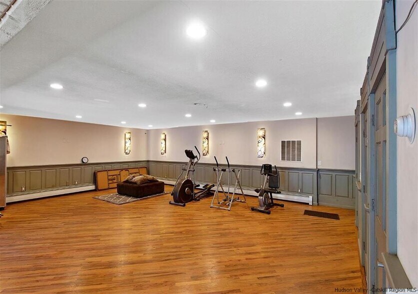 More Photos Of 218 NY-296, Windham Hotel For Sale