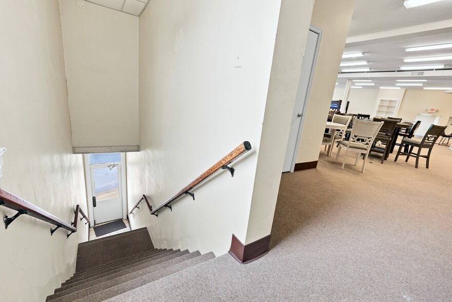 More Photos Of 3506 Memorial Ave, Lynchburg Office For Sale