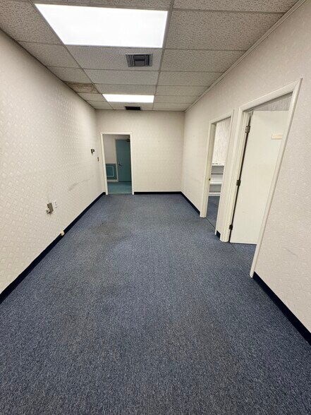 More Photos Of 353 Centerville Rd, Warwick Office For Lease