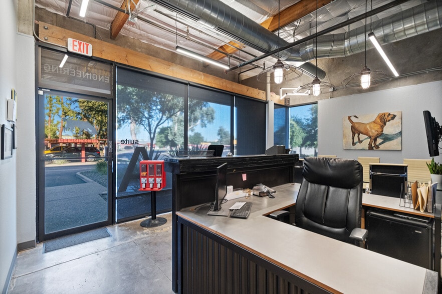 More Photos Of 2410 W Royal Palm Rd, Phoenix Light Manufacturing For Sale