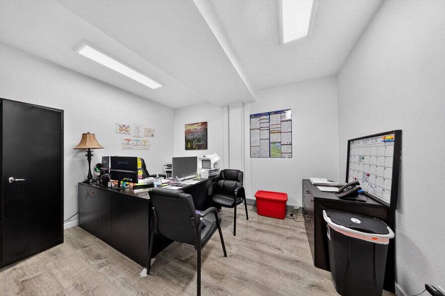 More Photos Of 20847 Sherman Way, Canoga Park Office For Sale