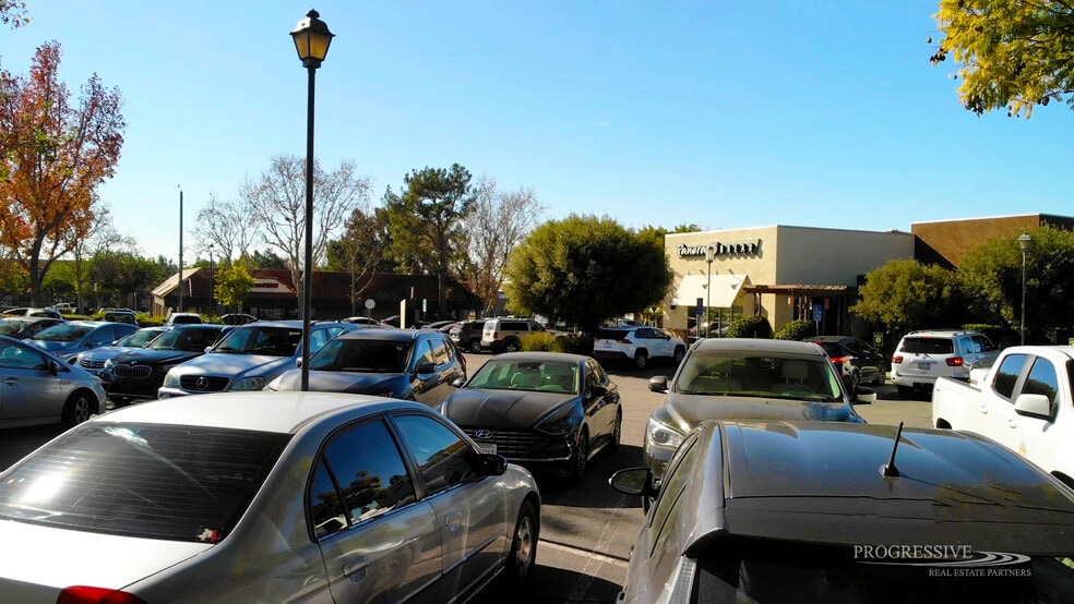 More Photos Of 2345 Foothill Blvd, La Verne Restaurant For Lease