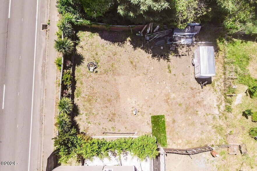 More Photos Of 20 Willow St, Depoe Bay Industrial For Sale