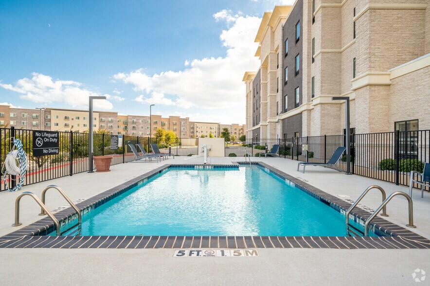 More Photos Of 2250 N Glenville Dr, Richardson Hotel For Sale