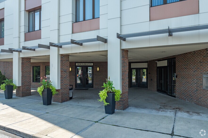 More Photos Of 25651 Detroit Rd, Westlake Office For Lease