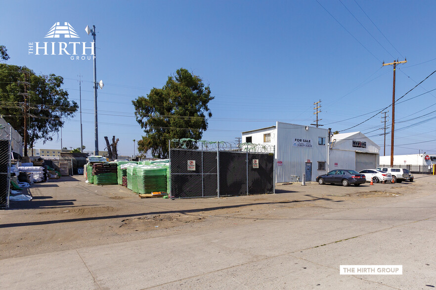 Primary Photo Of 7569 Woodman Pl, Van Nuys Manufacturing For Sale