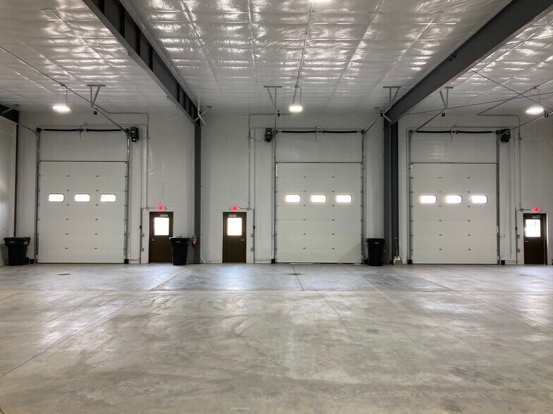 More Photos Of 810 22nd Ave E, Superior Warehouse For Lease