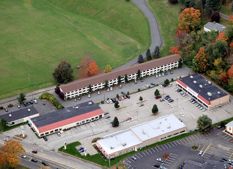 More Photos Of 1458 Riverdale St, West Springfield Unknown For Lease