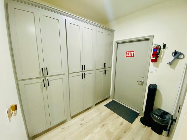 More Photos Of 189 E Austin St, New Braunfels Medical For Lease