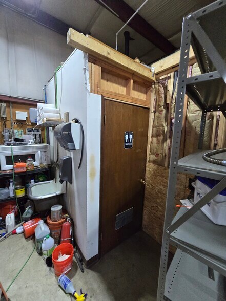 More Photos Of 2121 Commerce St, Aberdeen Industrial For Sale