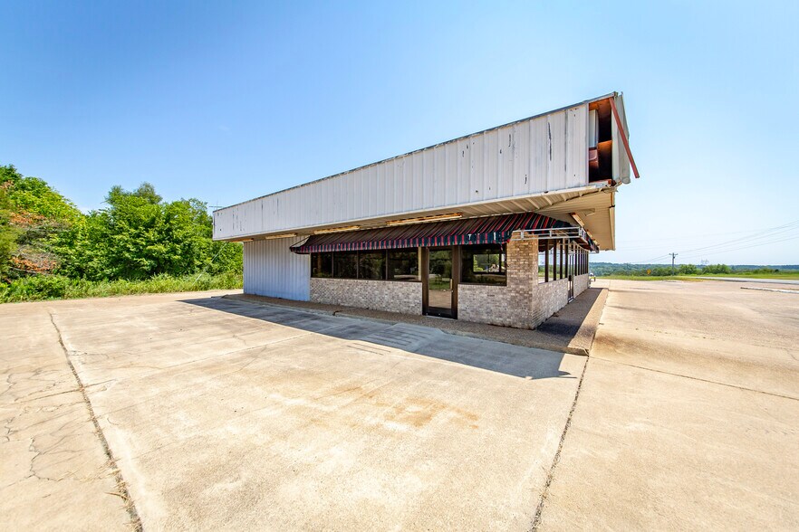 More Photos Of 140 E Reynolds Rd, Arkadelphia Convenience Store For Sale