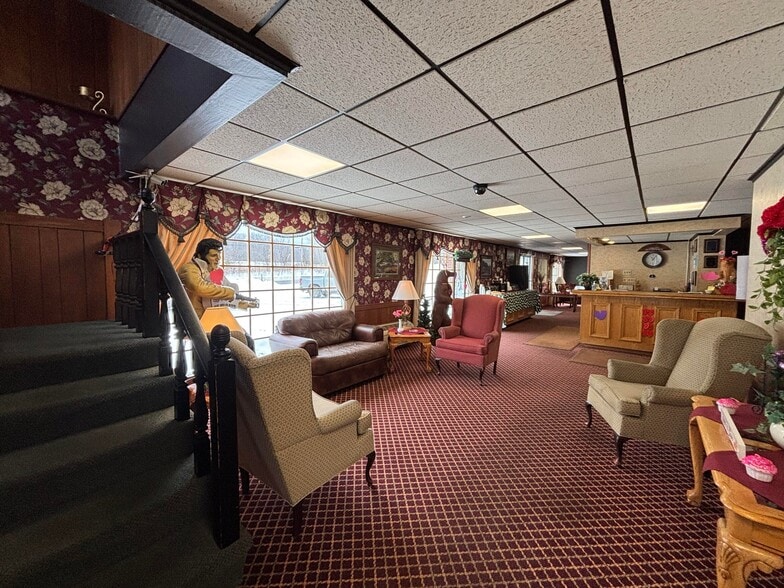 More Photos Of 17089 Boot Jack Rd, Ridgway Hotel For Sale