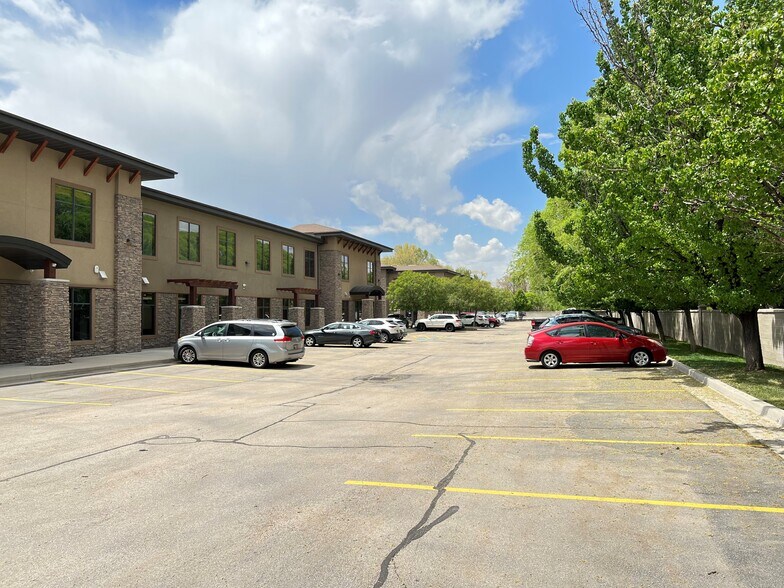 More Photos Of 912 W Baxter Dr, South Jordan Office For Lease