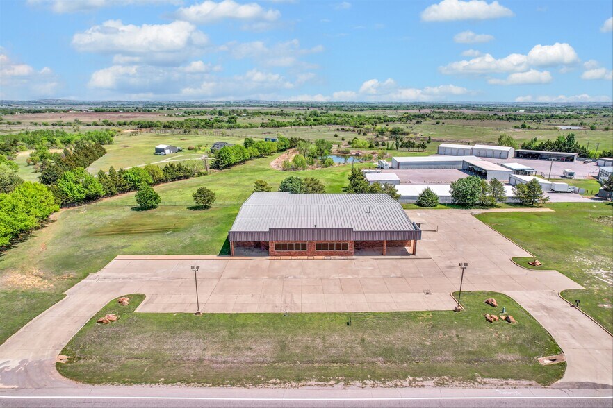 More Photos Of Highway 58, Medicine Park Supermarket For Sale