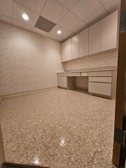 More Photos Of 401-415 Rt 539, Cream Ridge Storefront Retail Office For Lease