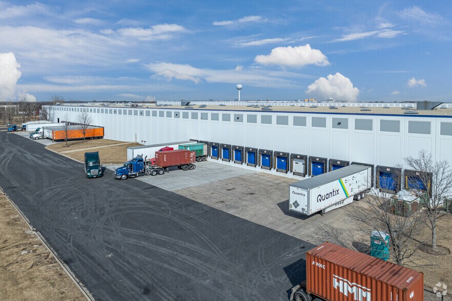 More Photos Of 4001-4021 Rock Creek Blvd, Joliet Distribution For Lease