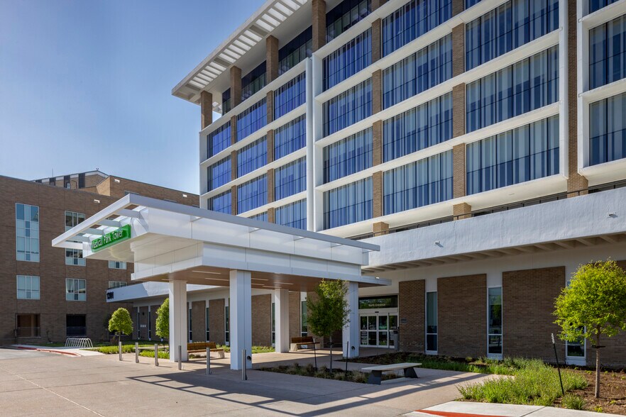 More Photos Of 1301 W 38th St, Austin Medical For Lease