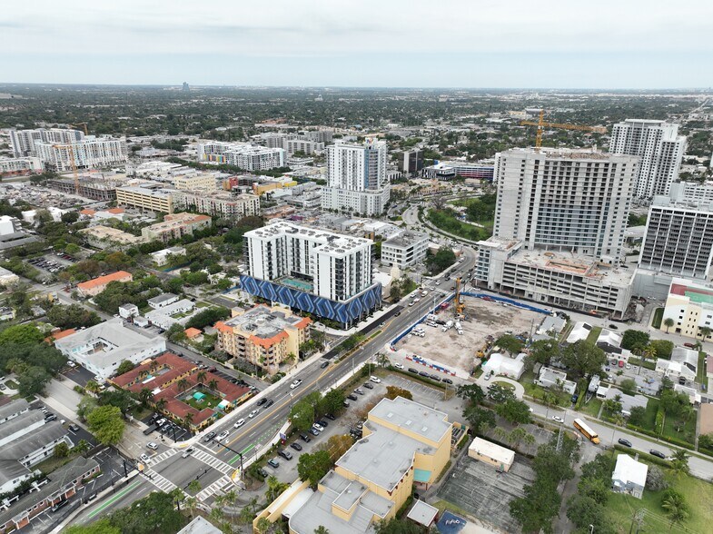 More Photos Of 418 S Federal Hwy, Hollywood Hotel For Sale