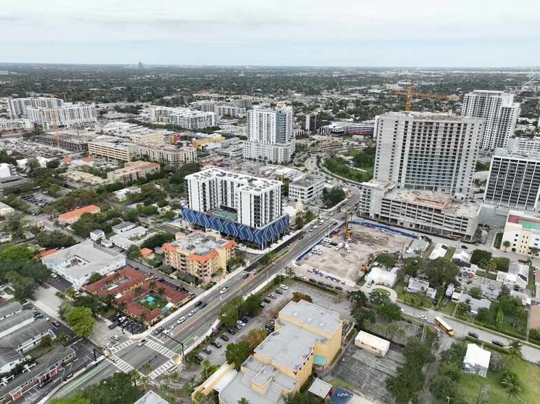 More Photos Of 418 S Federal Hwy, Hollywood Hotel For Sale