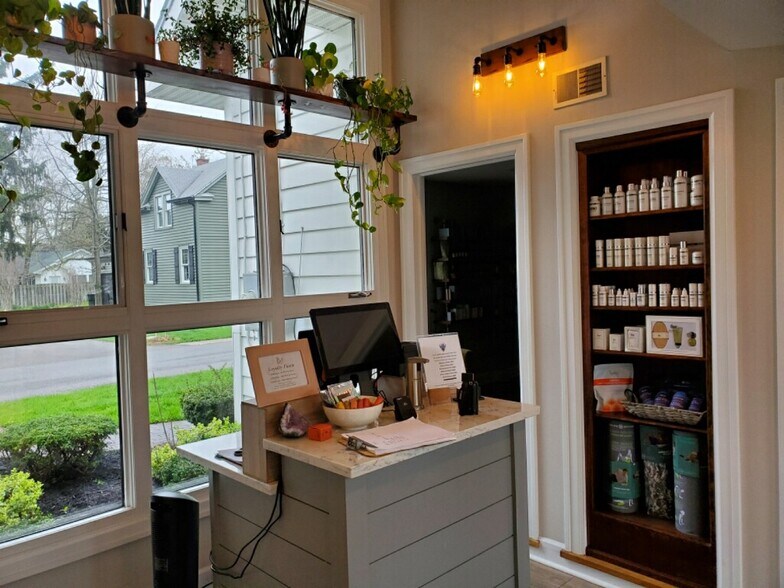 More Photos Of 5684 Main St, Williamsville Loft Creative Space For Sale