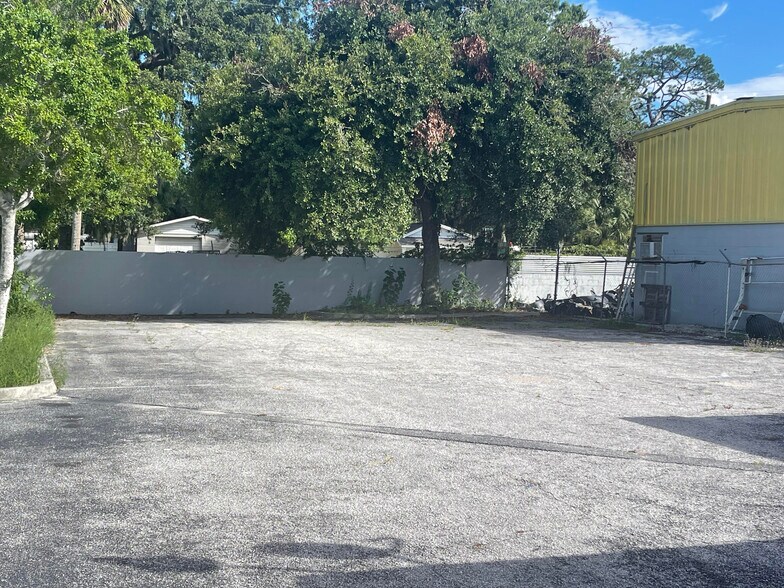 More Photos Of 833 Mason Ave, Daytona Beach Freestanding For Sale