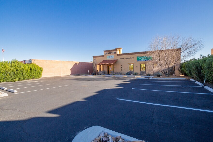 More Photos Of 261 W Duval Rd, Green Valley Medical For Sale