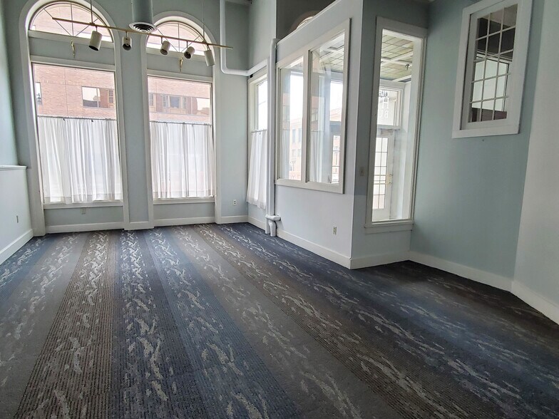 More Photos Of 31 W Superior St, Duluth Office For Lease