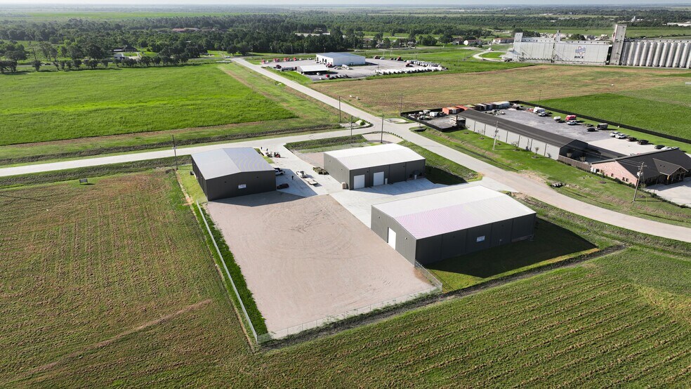 More Photos Of 8490 Industrial Pky, Beaumont Industrial For Lease