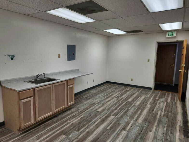 More Photos Of 5220 Neil Rd, Reno Medical For Lease