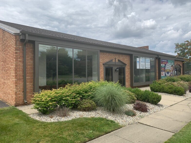 More Photos Of 28289-28315 Hoover Rd, Warren Medical For Lease