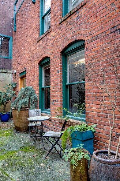 More Photos Of 1124 Eastlake Ave E, Seattle Loft Creative Space For Lease