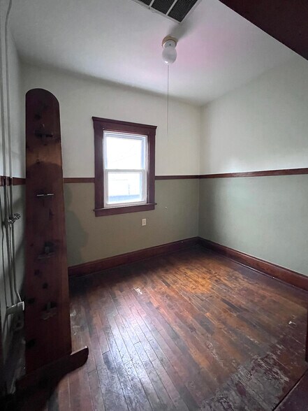 More Photos Of 1947-1949 Coltman Rd, Cleveland Apartments For Sale