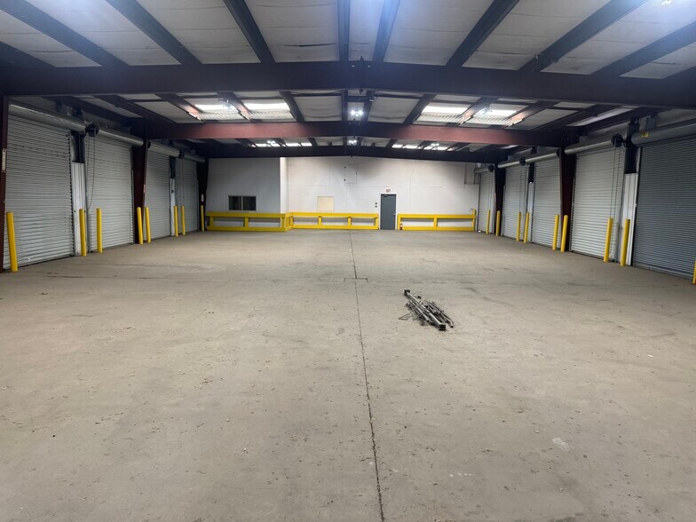 More Photos Of 16125 Business Pky, Hagerstown Service For Lease