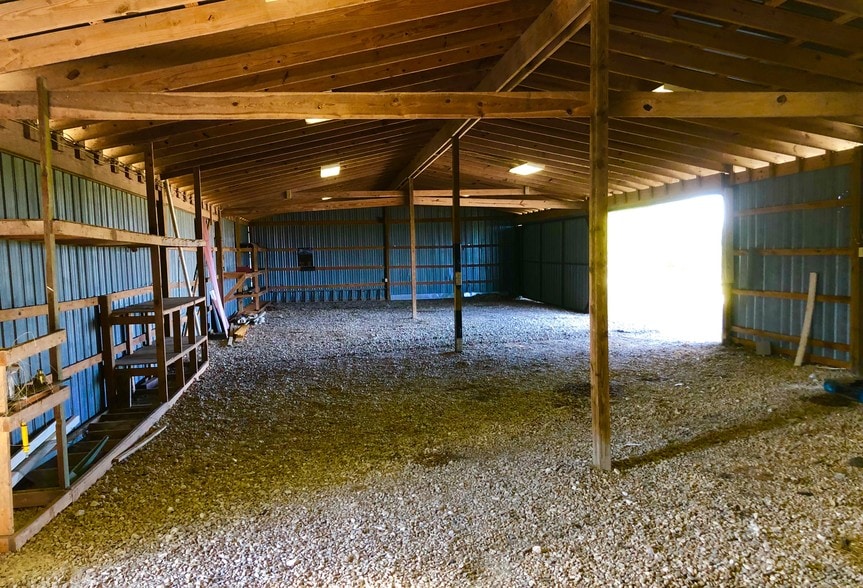 More Photos Of 8101 Coulver Rd, Austin Mixed Retail For Lease