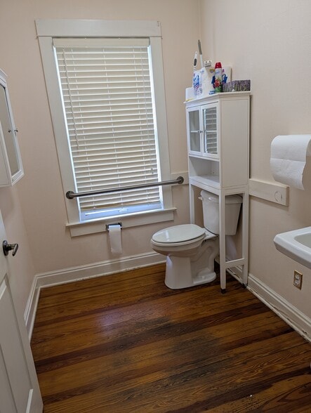 More Photos Of 1427 E Fort King St, Ocala Flex For Sale