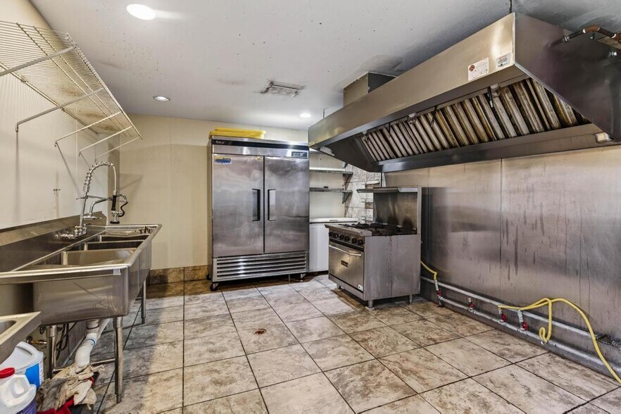 More Photos Of 102 Phillips Dairy Rd, Palatka Restaurant For Sale